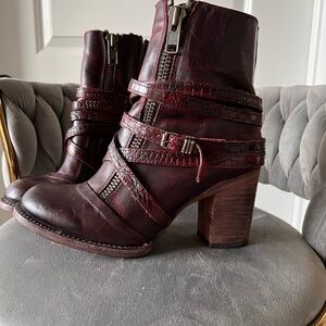 Freebird Balboa Boot in Wine Size 9
